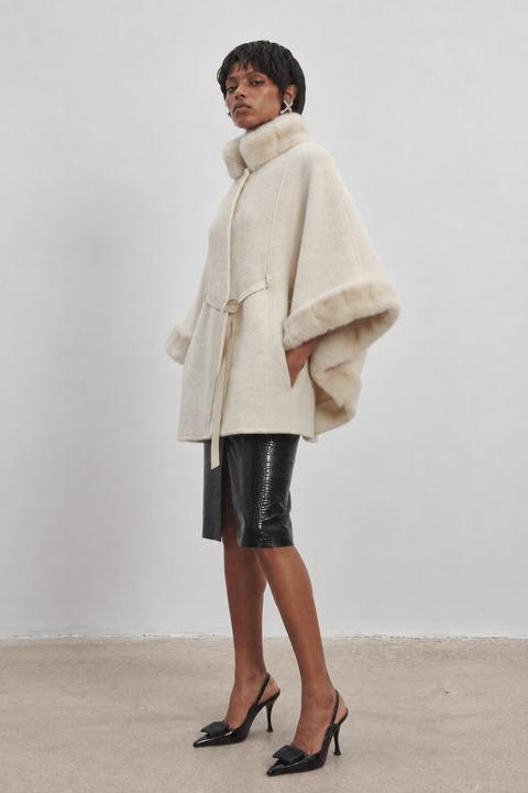 Mantella in cashmere con visone