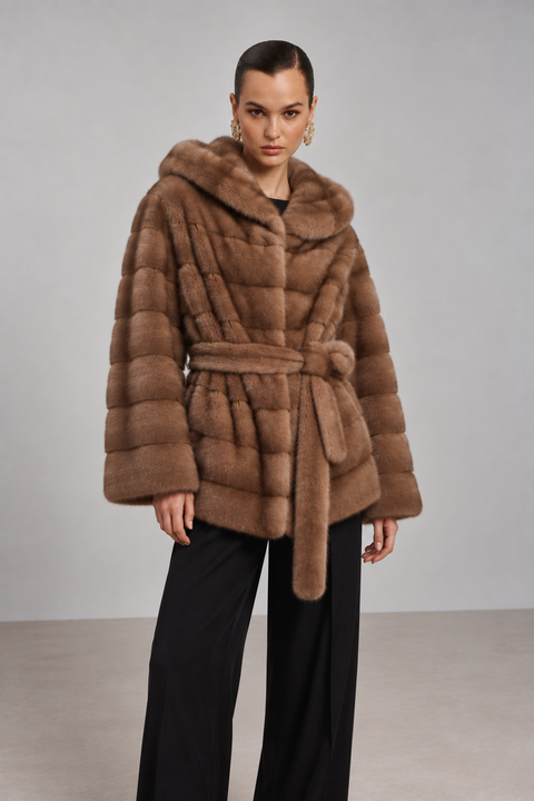 Cappotto di visone con cappuccio