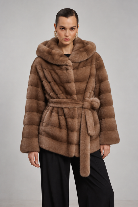 Cappotto di visone con cappuccio