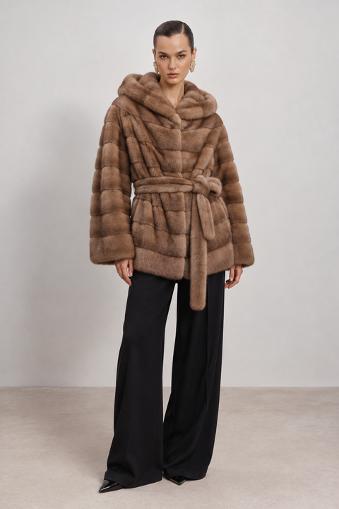Cappotto di visone con cappuccio