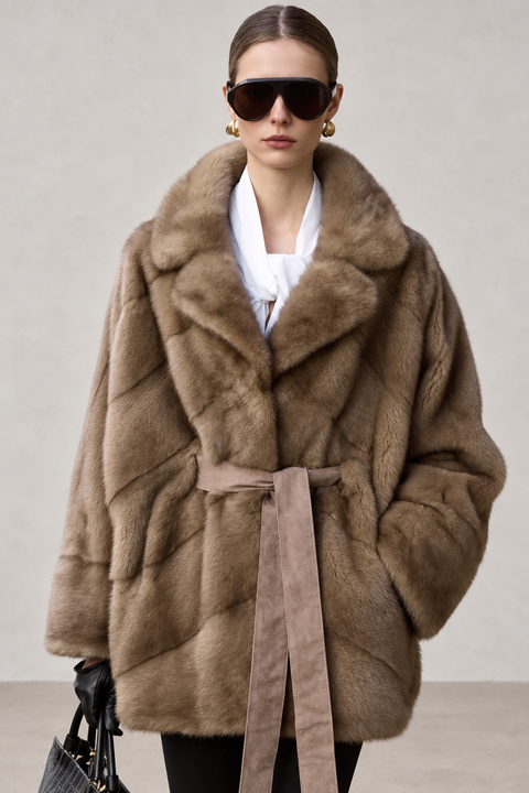 Cappotto morbido in pelliccia di visone