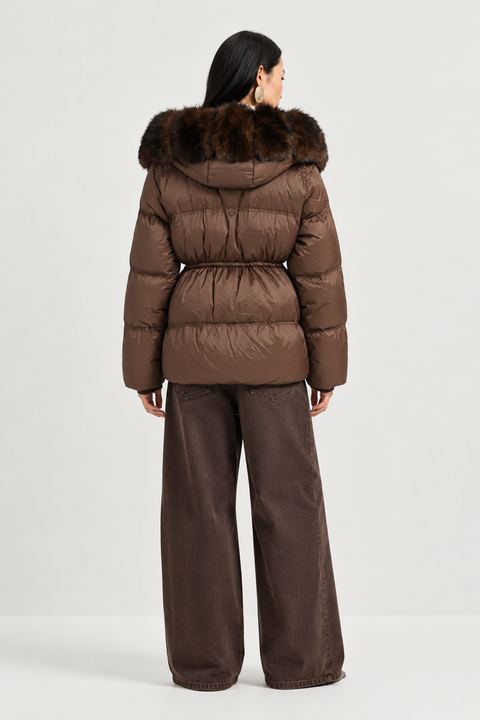 Puchowa parka z lisim futrem