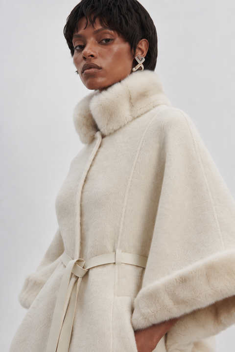 Mantella in cashmere con pelliccia di visone