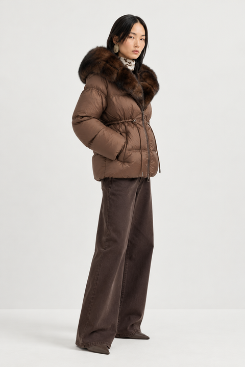 Puchowa parka z lisim futrem